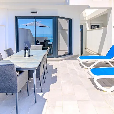 Sea View Ladera דירה *