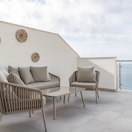 Sea View Ladera דירה